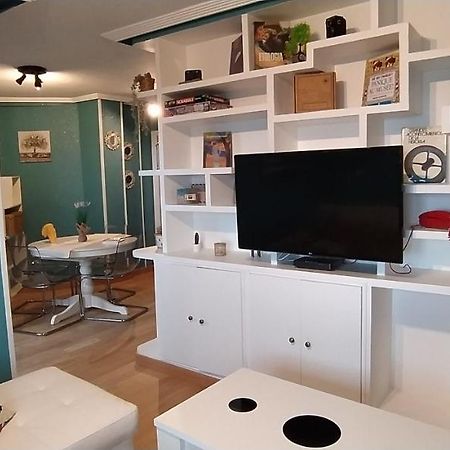 Alojamiento En Playa Del Arbeyal Хихон Экстерьер фото